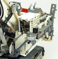 Lego Technic 42100 Excavatrice à chouleur Liebherr R 9800