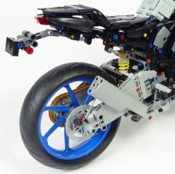 Lego Technic 42159 Moto Yamaha MT-10 SP