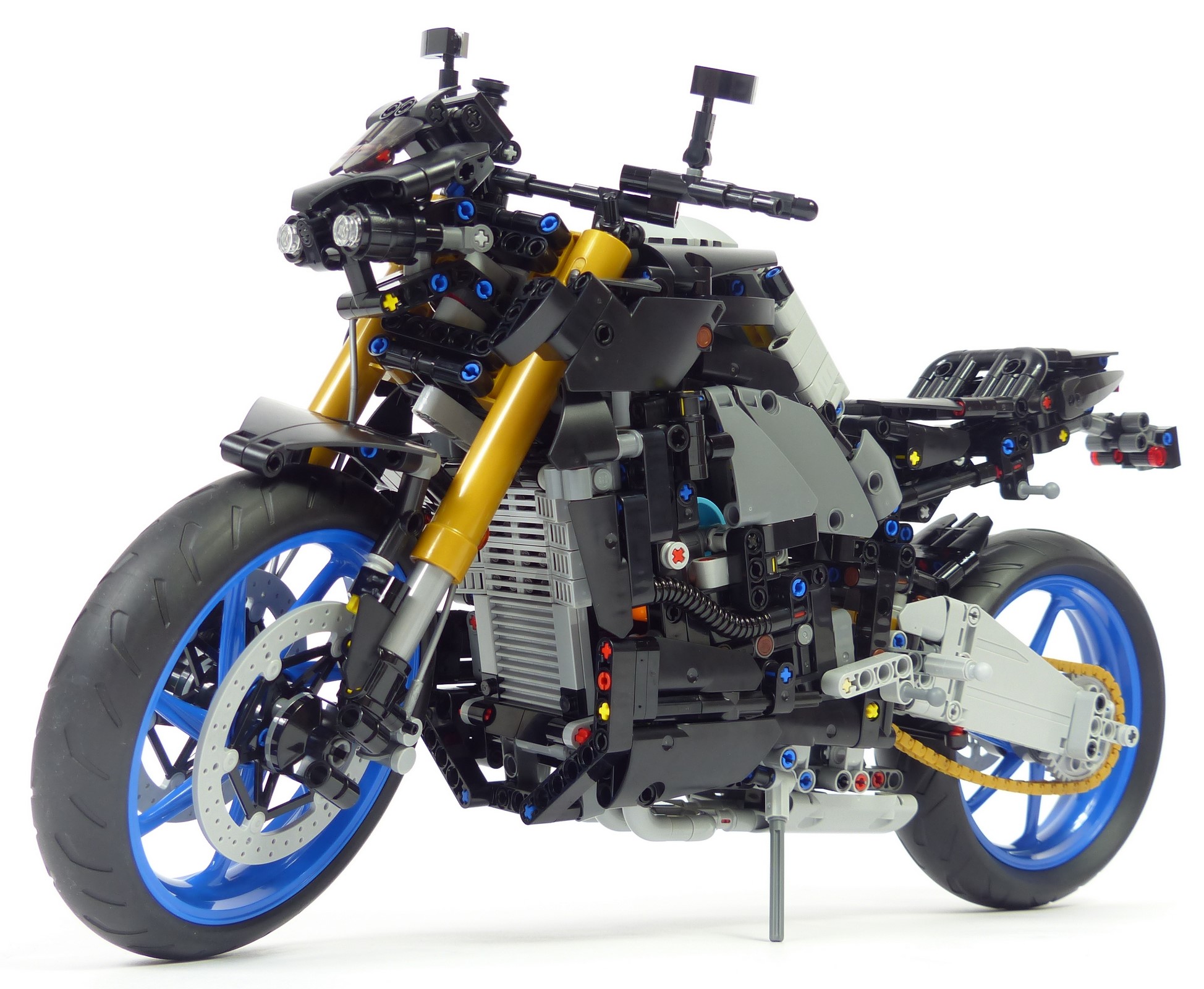 LEGO 42159 Technic Yamaha MT-10 SP, Kit de Maquette de Moto pour Adultes,  Réplique Authentique avec Moteur 4 Cylindres, Direction Fonctionnelle et